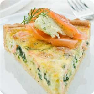 Easy and fast salmon quiche meal