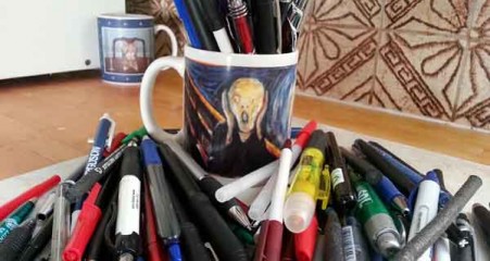 Scream Mug with Disposable Ballpoint Pens