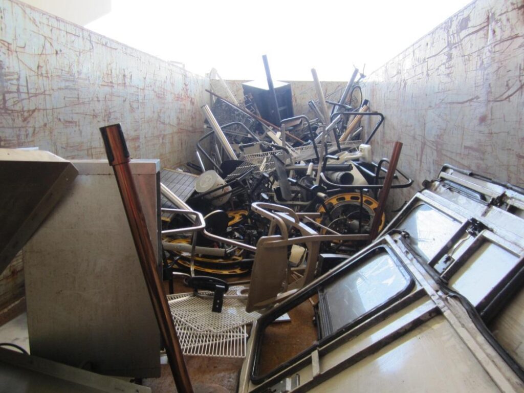 Portland Airport Waste Minimization Team I